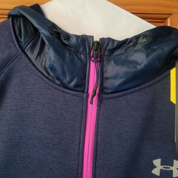 Women's under Armour Hoodie NWT Size medium - Picture 2 of 3